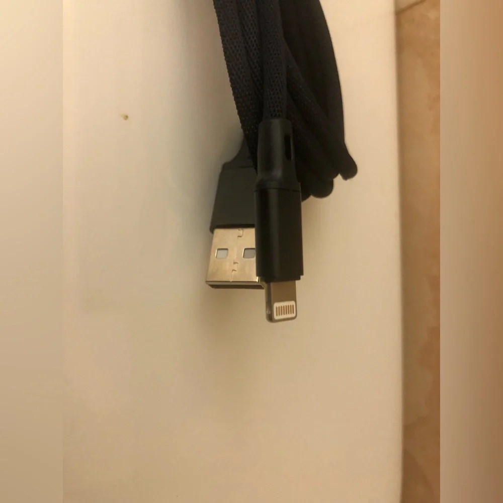 6 foot cellphone charger cable lightening-usb